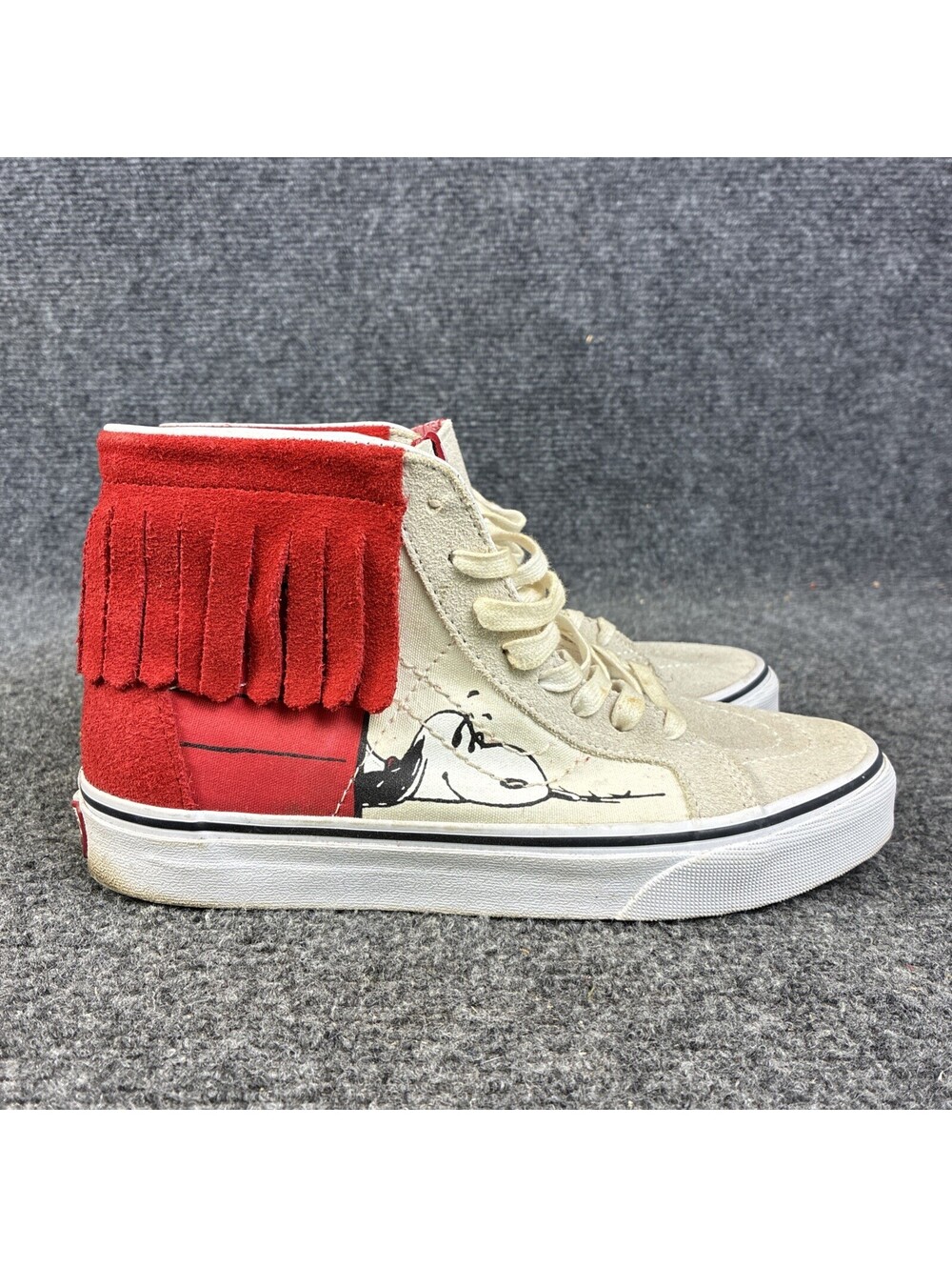 Vans Unisex M/5.5 W/7 Peanuts Snoopy Dog House Red Fringe High Top Sneakers